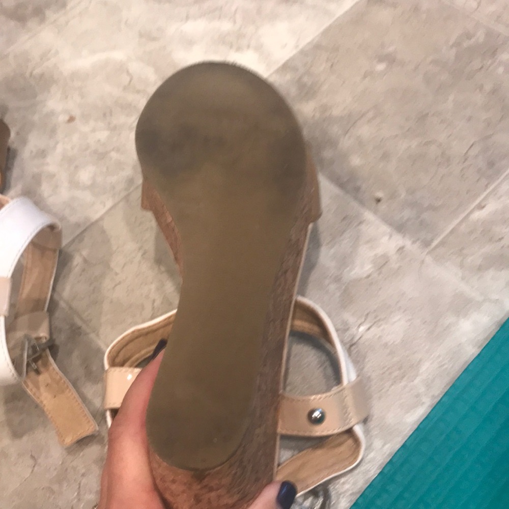 Platform sandal - Picture 3 of 3